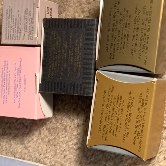 Lot of 19:Avon Stick Pins. New In Box. 1994-2004 - Picture 5 of 6